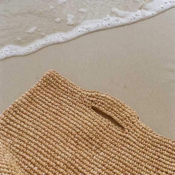 Zulu & Zephyr Round Straw Bag - Natural - Picture 7 of 9